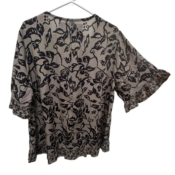 ✨ Tara Vao Flowy Top with ruffles made in Bali in large - Picture 17 of 17